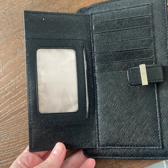 Kate spade wristlet - Picture 4 of 5